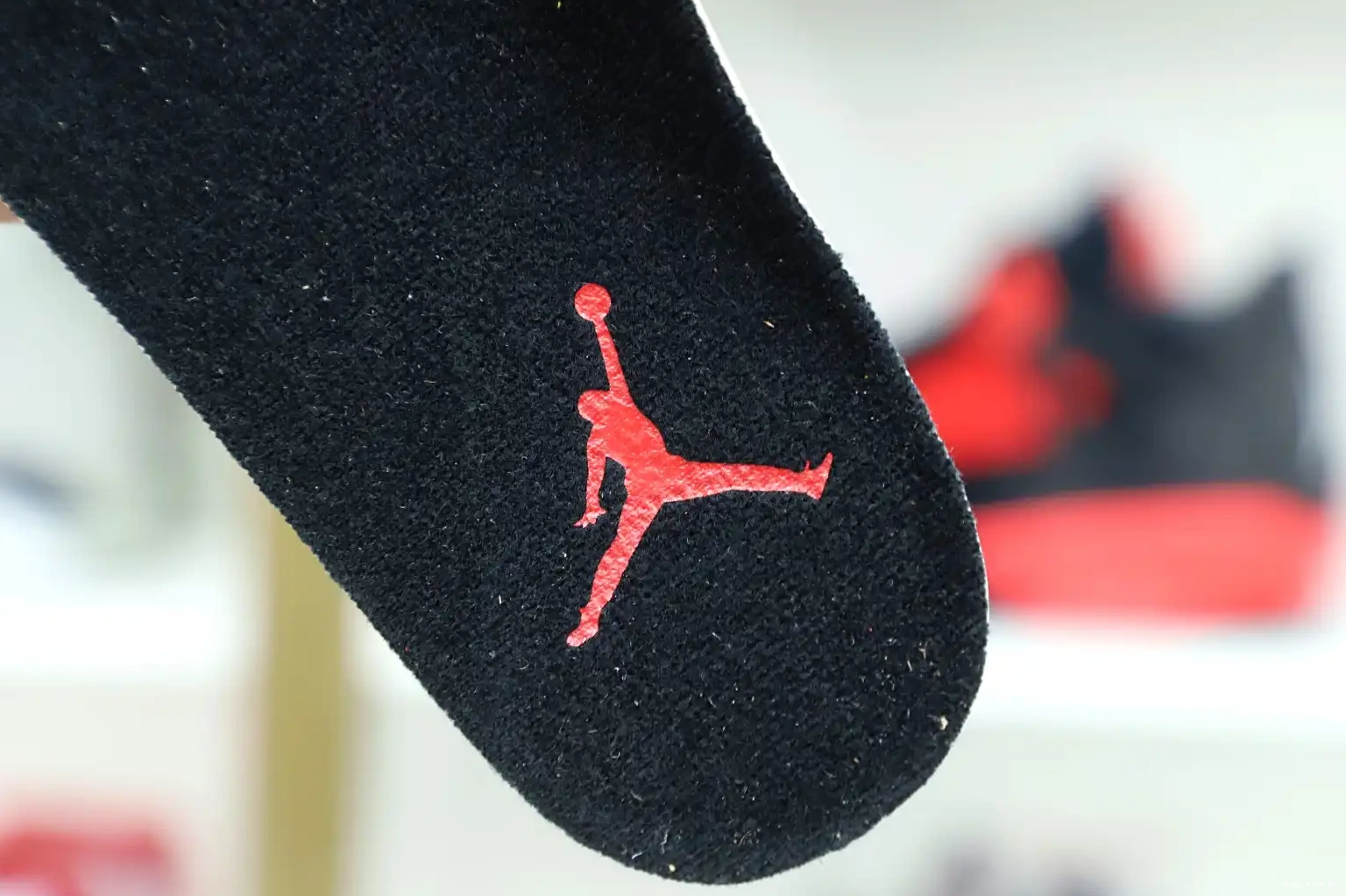Kimikick 11 LOW JORDAN BRED RETRO AIR 0811